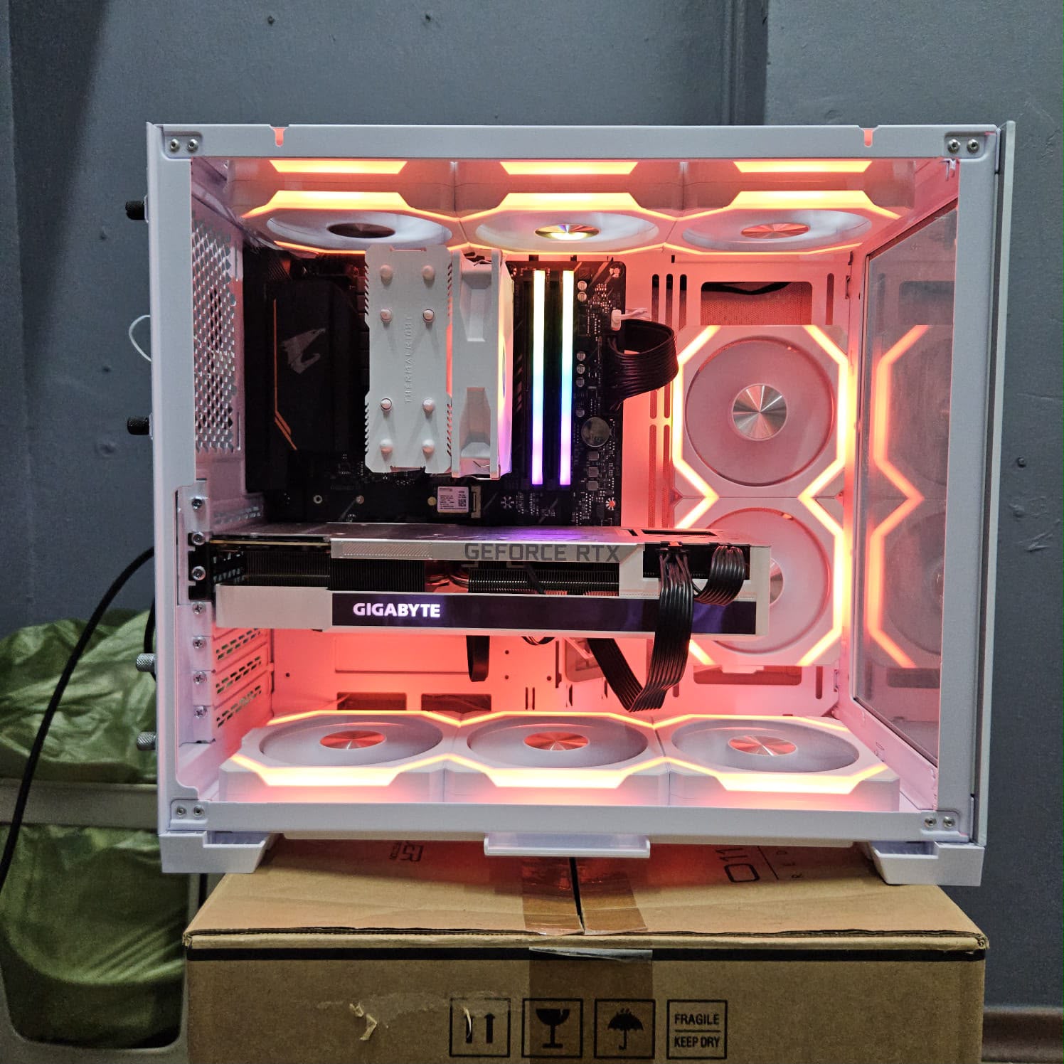 Lian Li White RGB Gaming PC RTX 3070 Ti